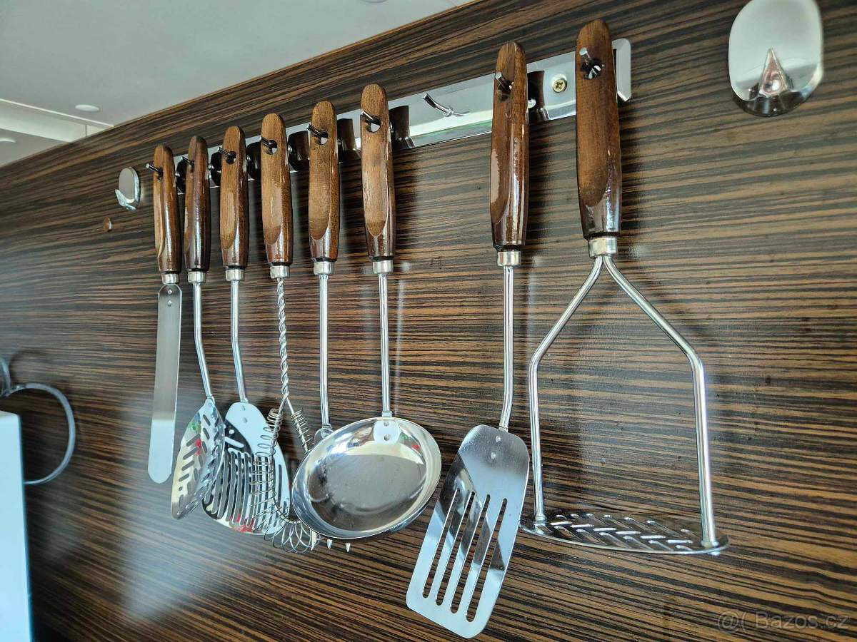 Sada kuchyňského náčiní - 8 kusů, kovové - 3