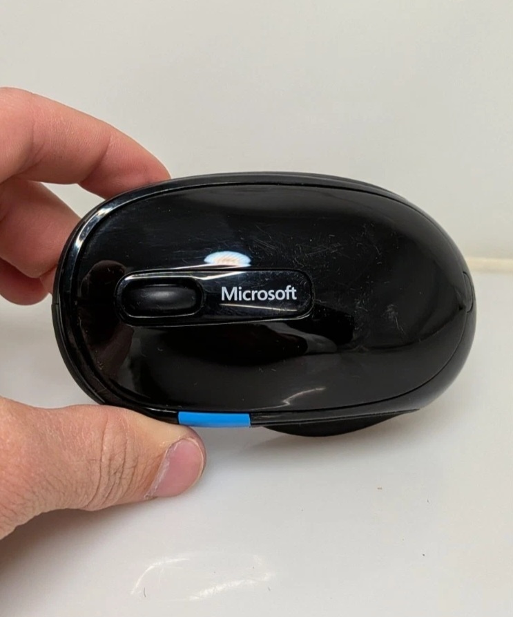 Microsoft Sculpt Comfort Mouse - 3