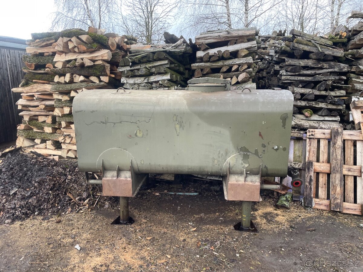 Nádrž na naftu,vodu - 3