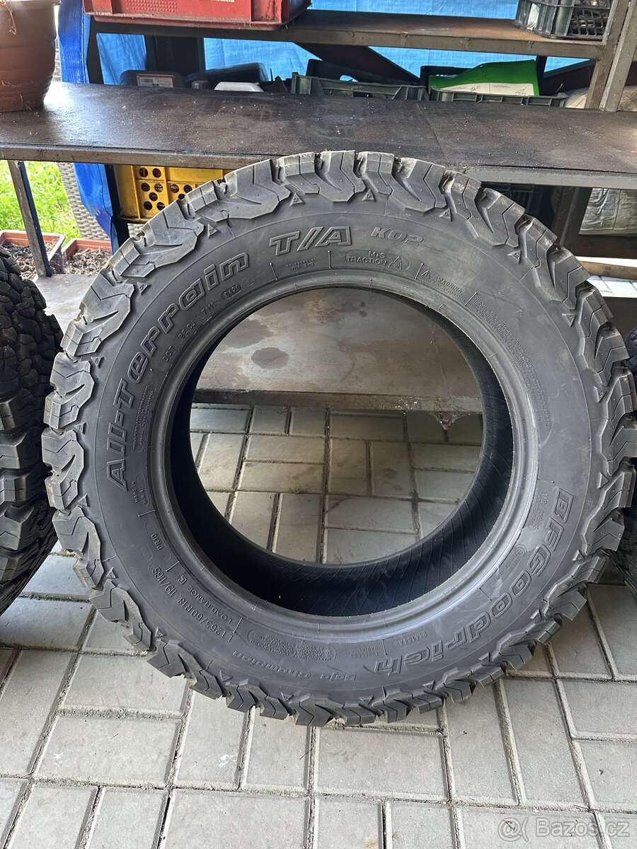 BFGoodrich All Terrain T/A KO2 265/60 R18