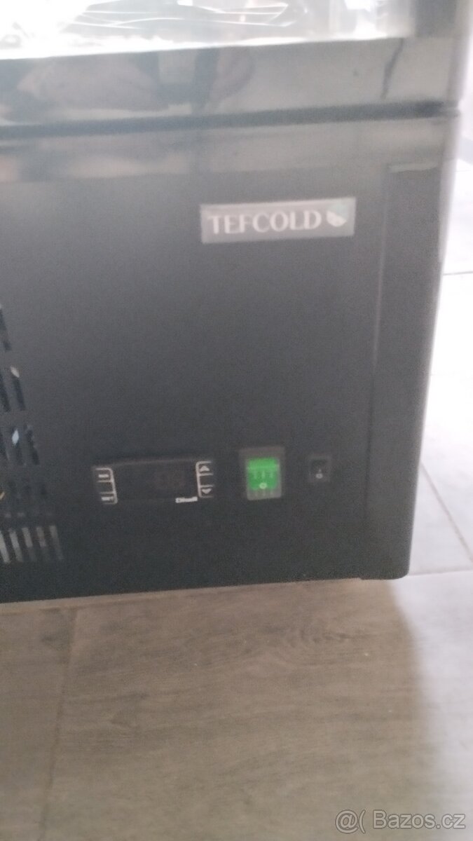 Skleněná vitrína - 3