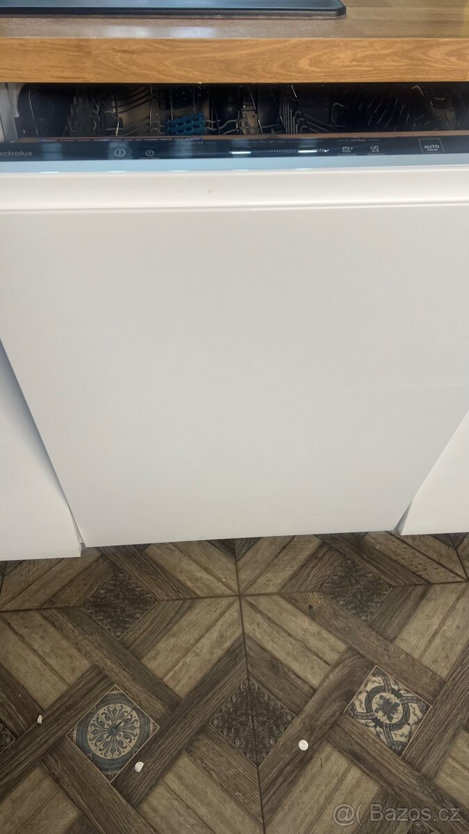 Vestavná myčka Elektrolux - 3