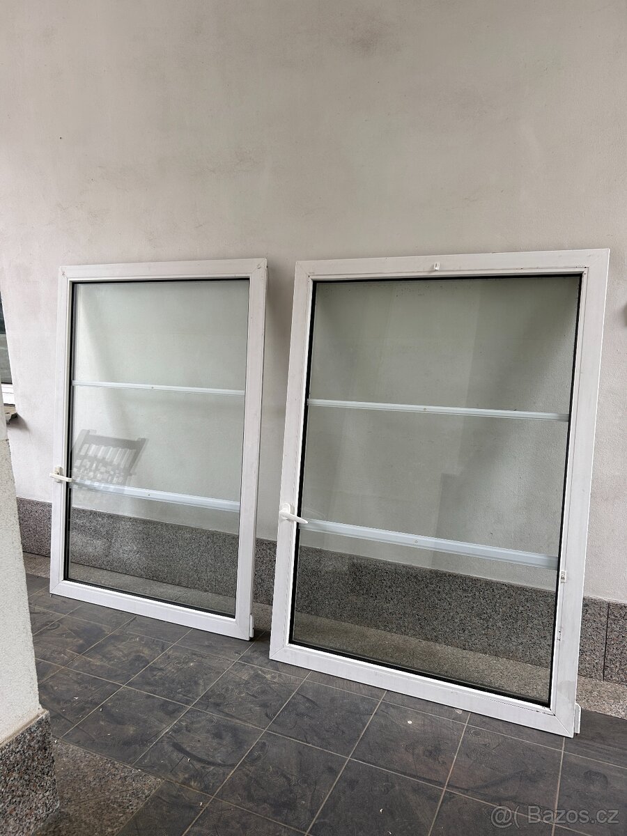 Okno plastové (bez rámu) - 2 kusy - 3
