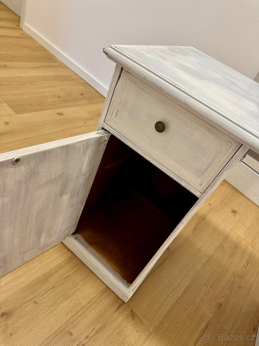 Starší psací stůl - 3