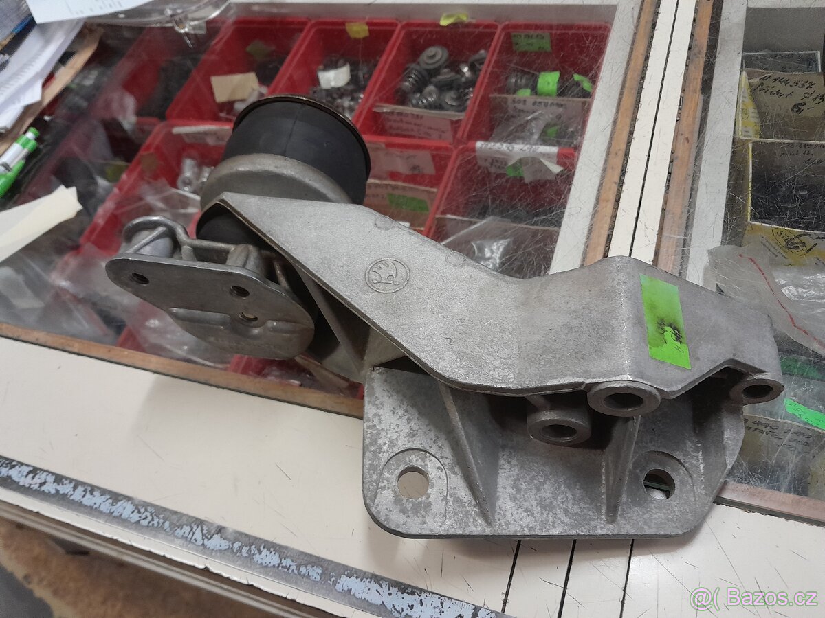 Uložení motoru Felicia 1,6 a 1,9D - 3