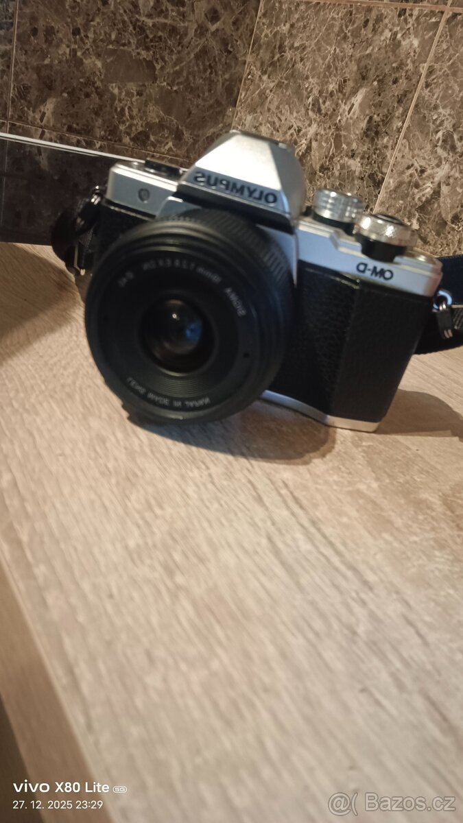 Olympus OM-D E10 MarkII + Sigma 19mm f/2.8 - 3