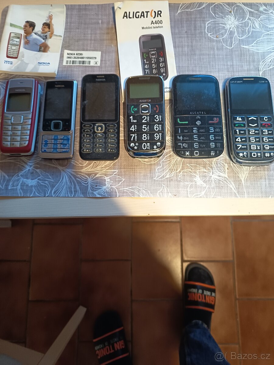 Prodám staré tlačítkové mobily Nokia,Alkatel - 3
