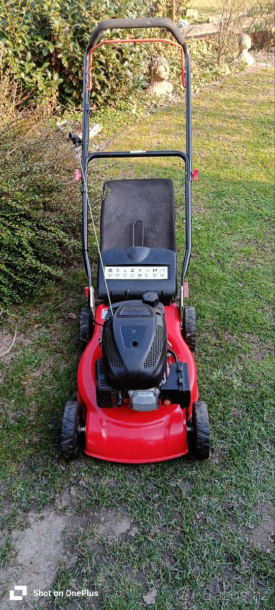 Benzínová sekačka HECHT - 3