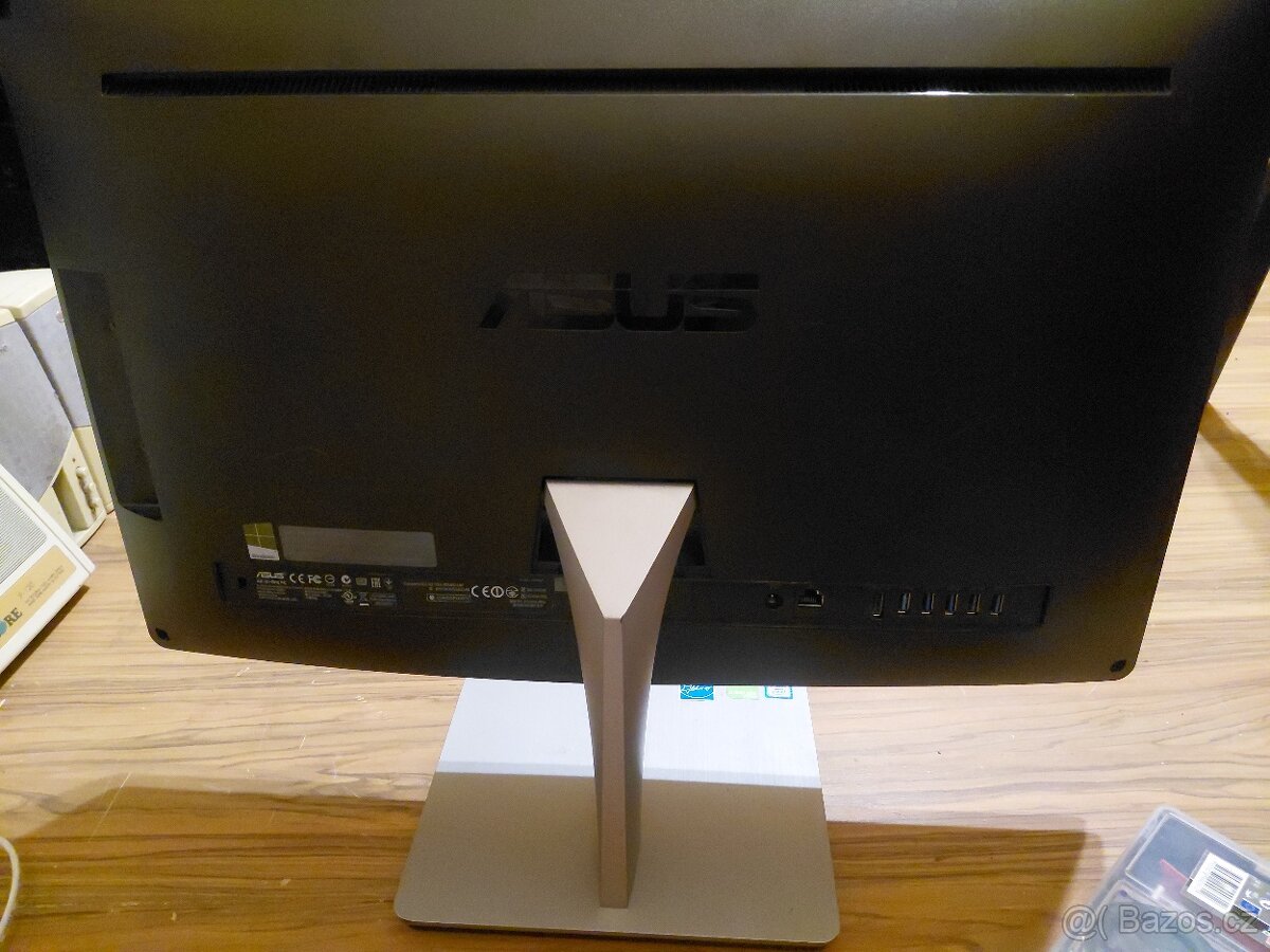 Prodám Asus All In One PC - 3
