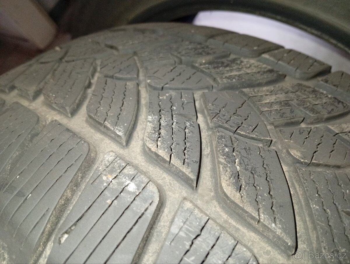 ZIMNÍ 235/55R19 - 3