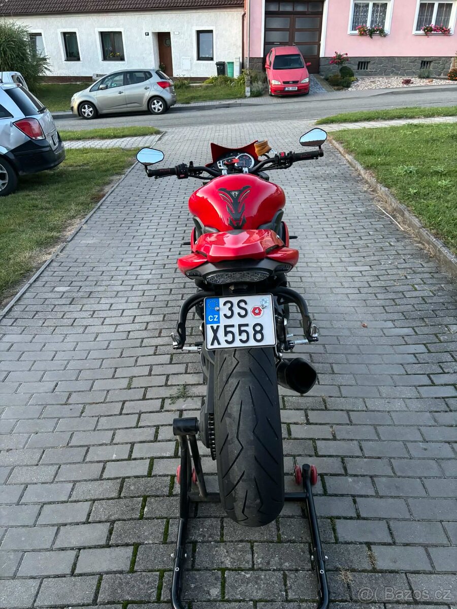 Triumph Speed Triple 1050 - 3