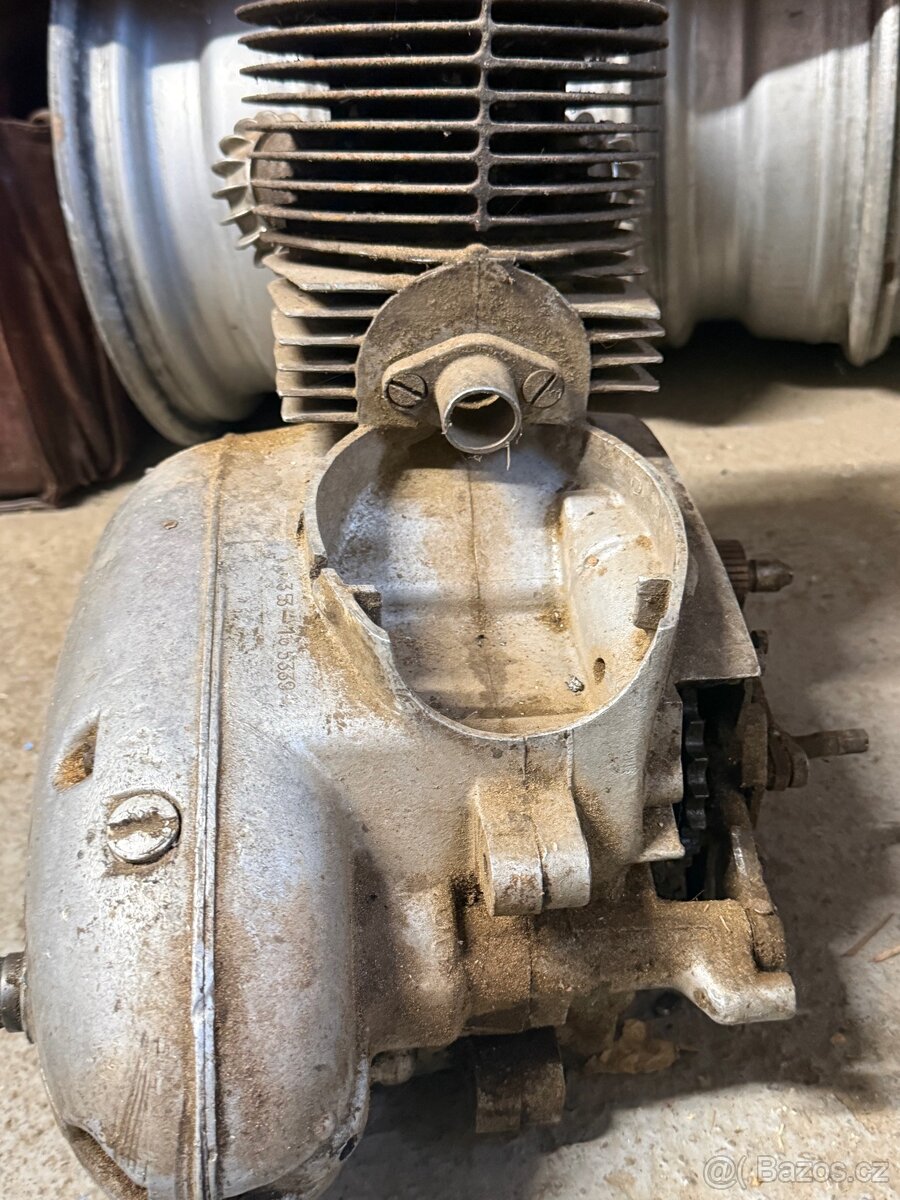 Motor Jawa 250 353 - 3