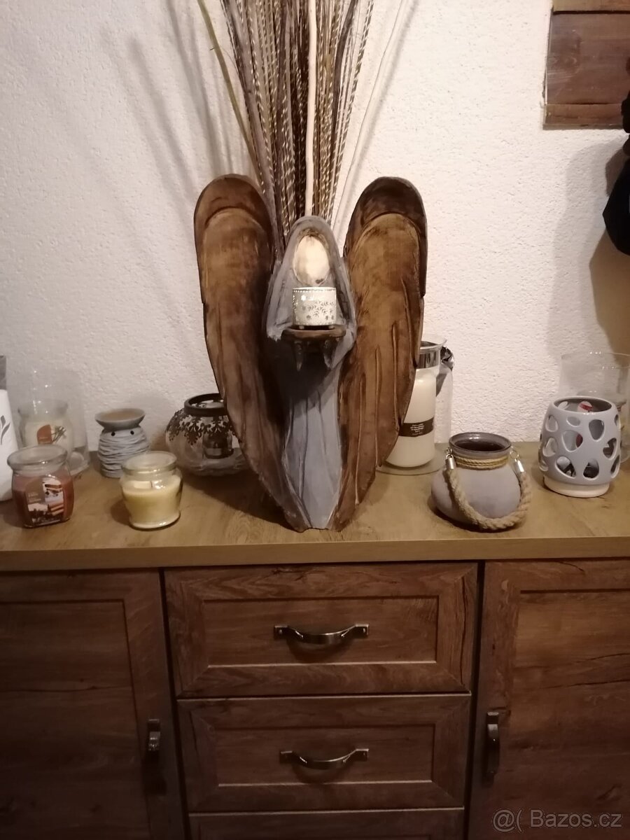 Dekorace svícen anděl motorovou pilou - 3