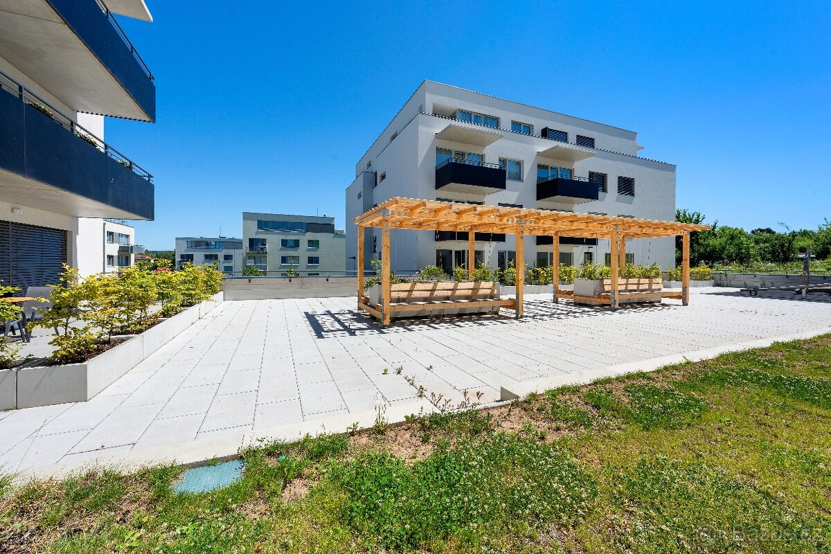 Litomyšl , 2kk, balkon, sklep, komora, garážové stání v domě - 3