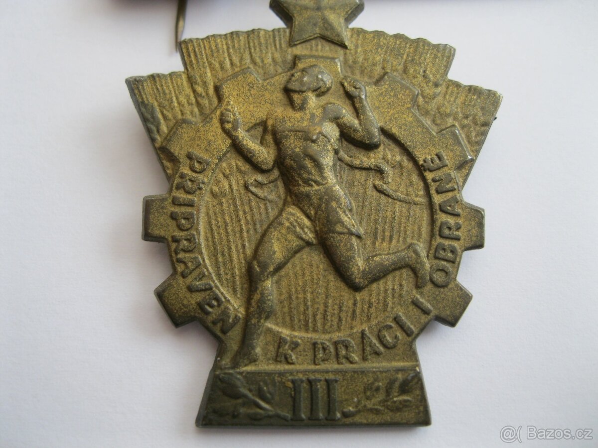 3 x odznaky - 30 tá - 40tá léta - 3