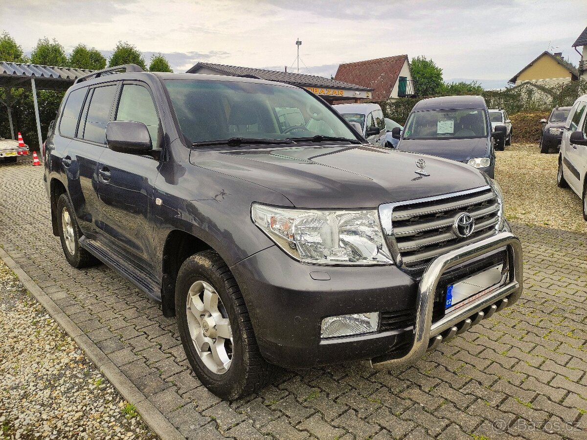 TOYOTA LAND CRUISER 200 4.5D V8 195KW,ZÁVĚS 3.5T