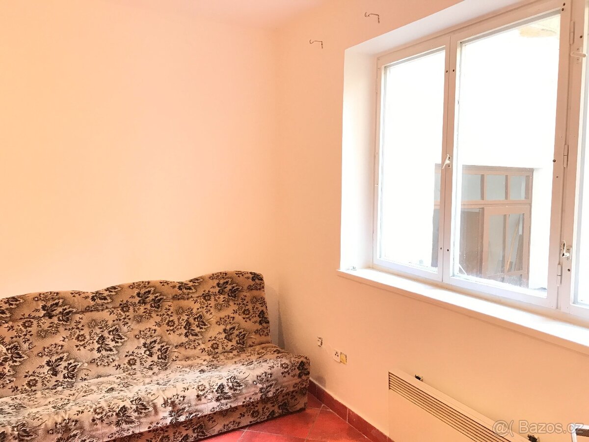 Pronájem bytu 2+1 v Kroměříži - centrum - 3