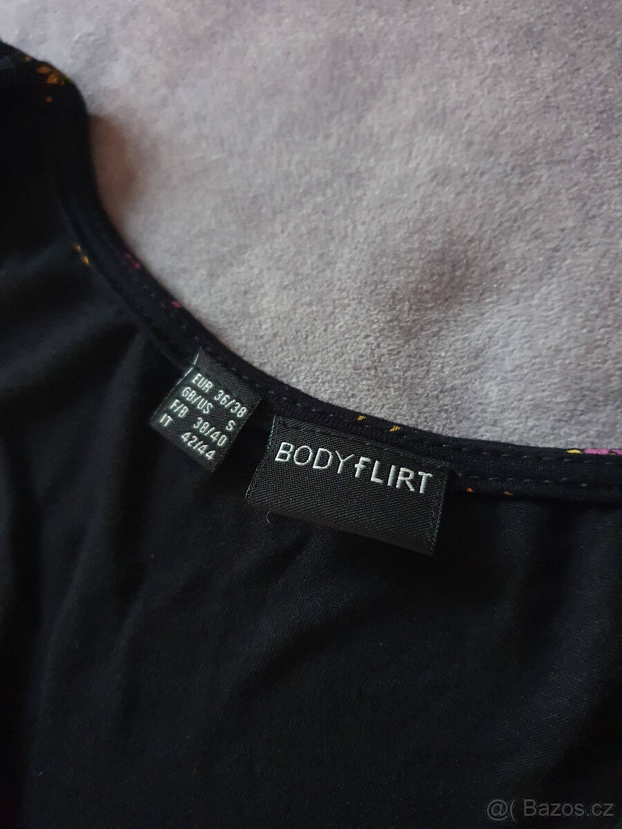 Bodyflirt černé kytičkové šaty, vel. 36 / 38 - 3