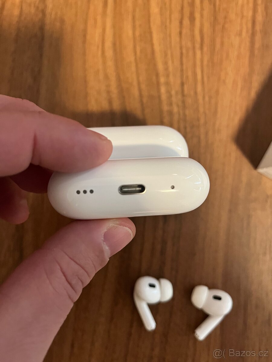 AirPods Pro ( 2nd generation ) with MagSafe - 3