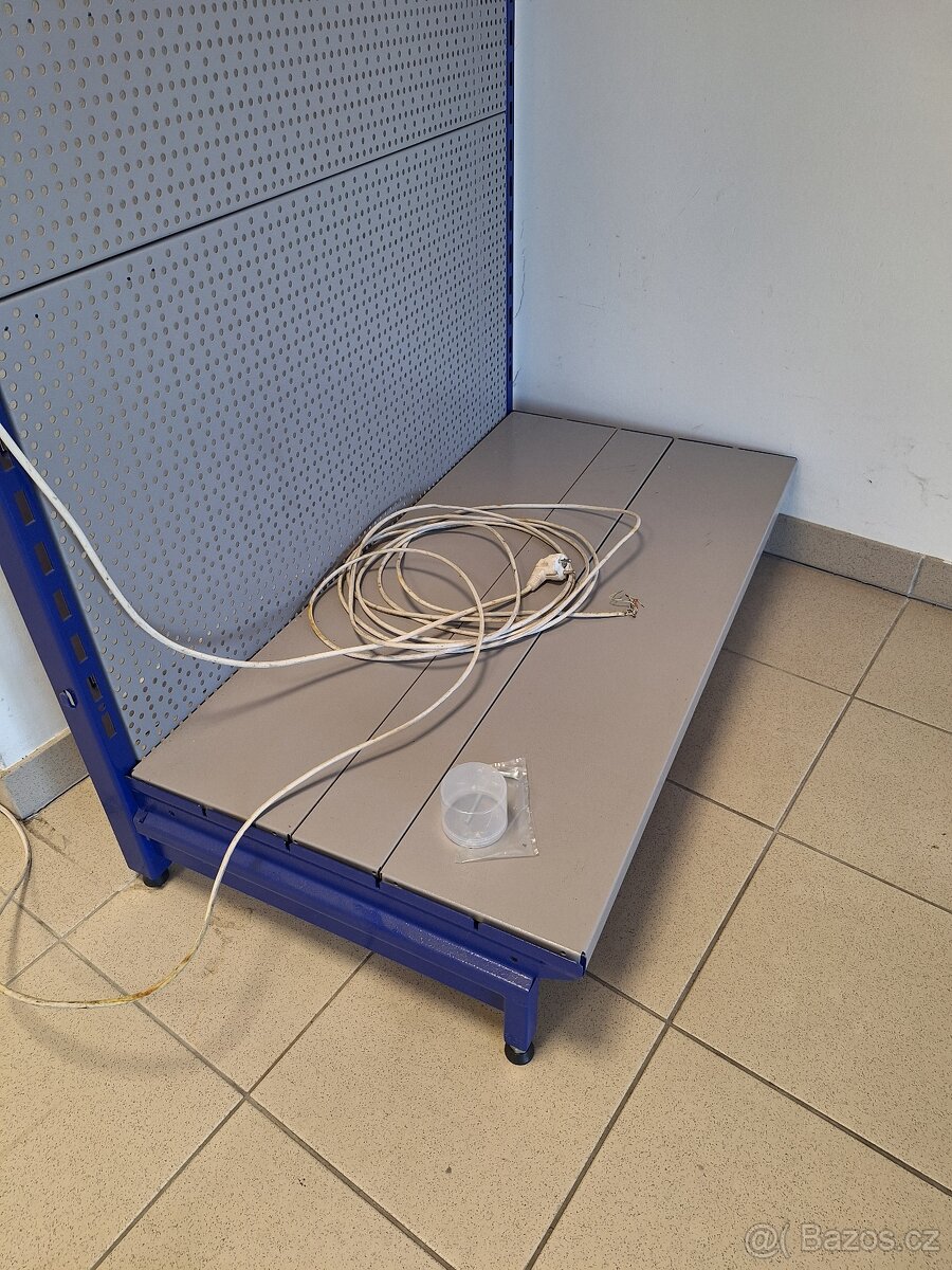 Prodejní stojan - 3