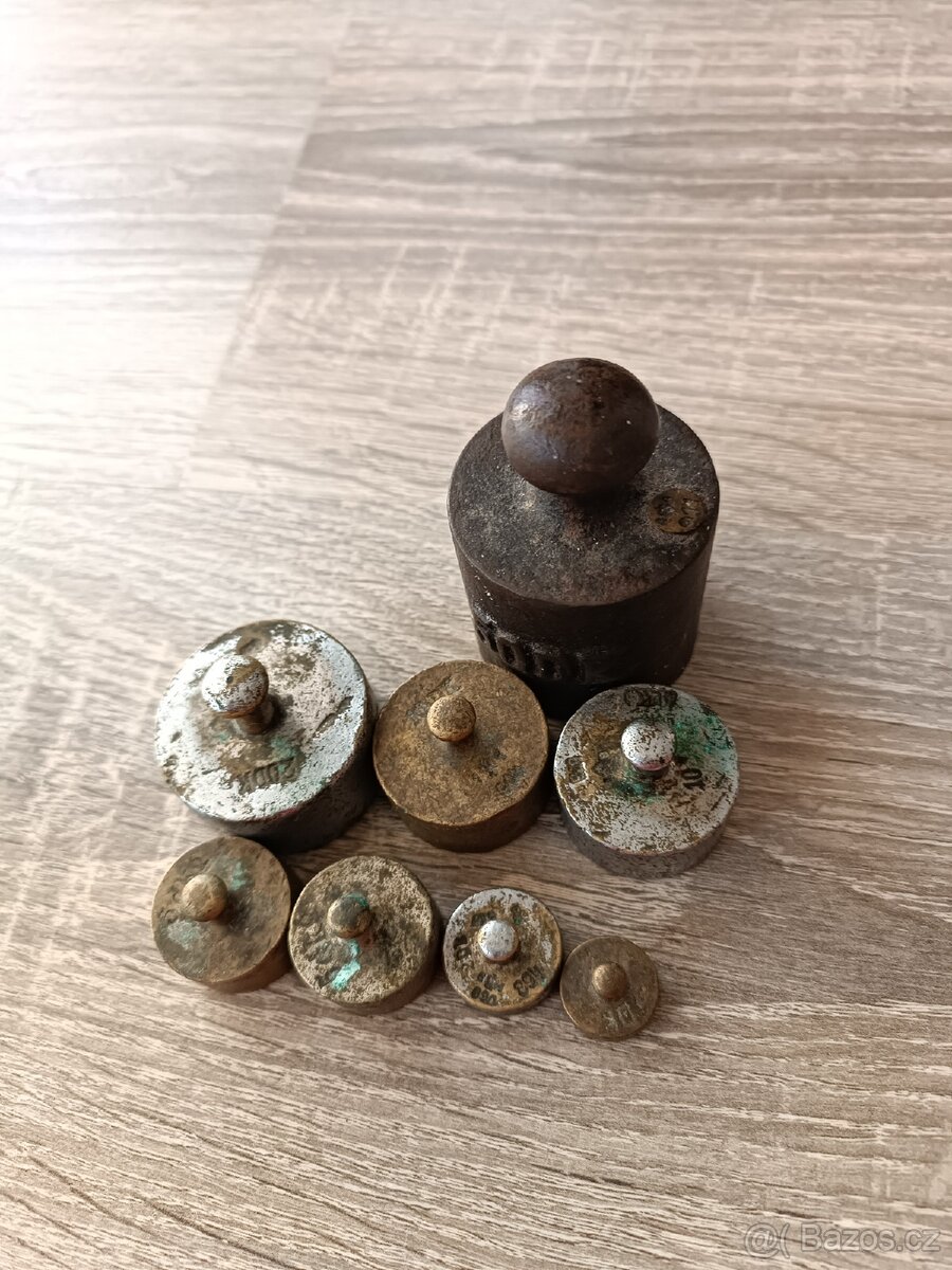 Stará váha + závaží - 3