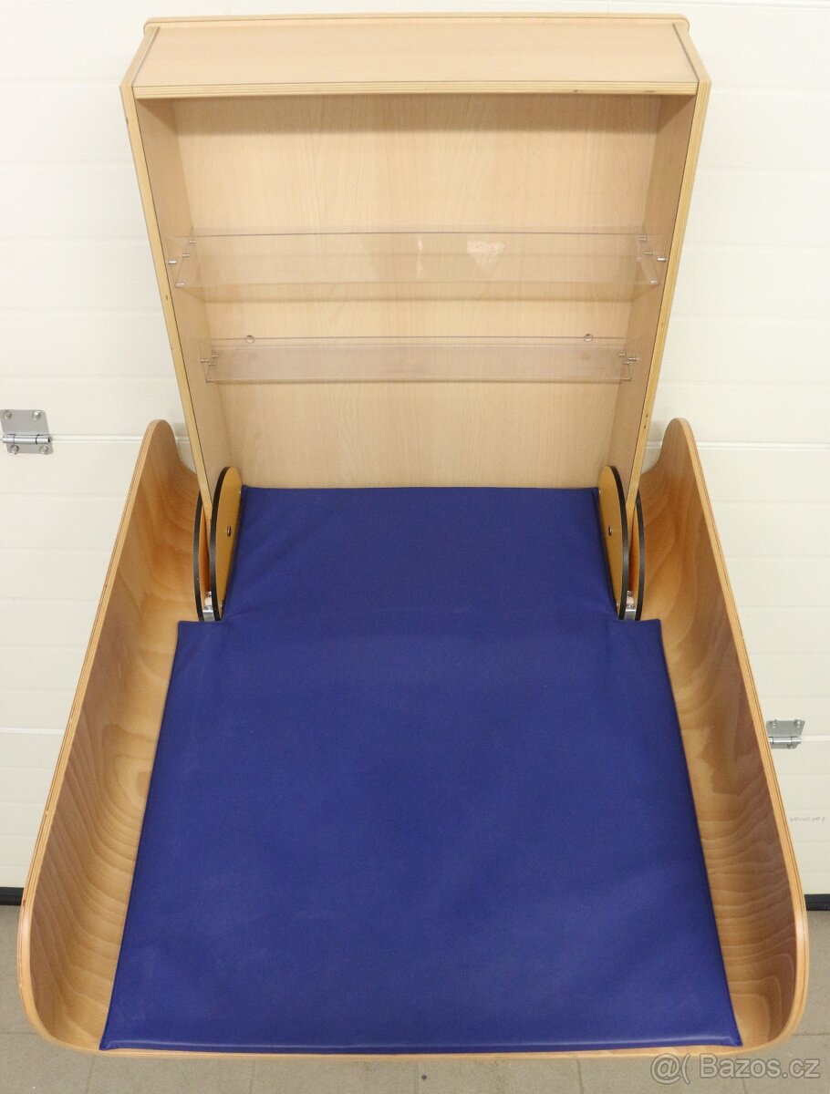 Vyklápěcí přebalovací stůl pro kojence - 3