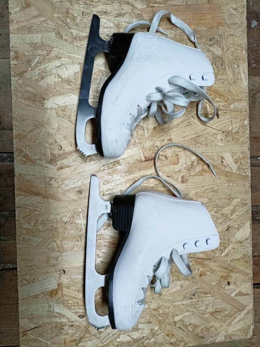 Holčičí brusle - 3