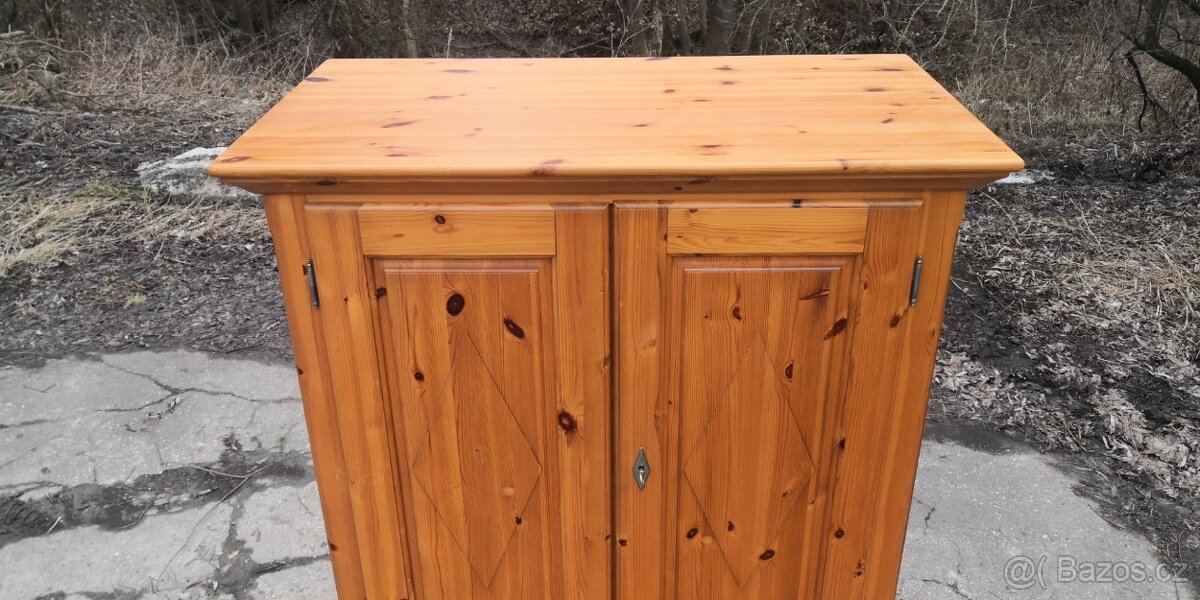 Celomasivní hluboká komoda - 3