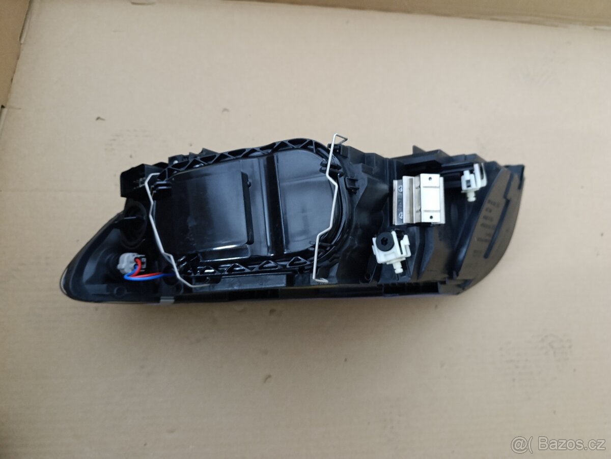 Pravý predný svelomet Volvo S40 II xenon - 3