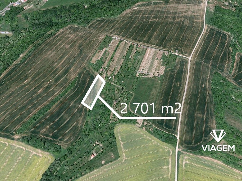 Pole 2 701 m² - 3