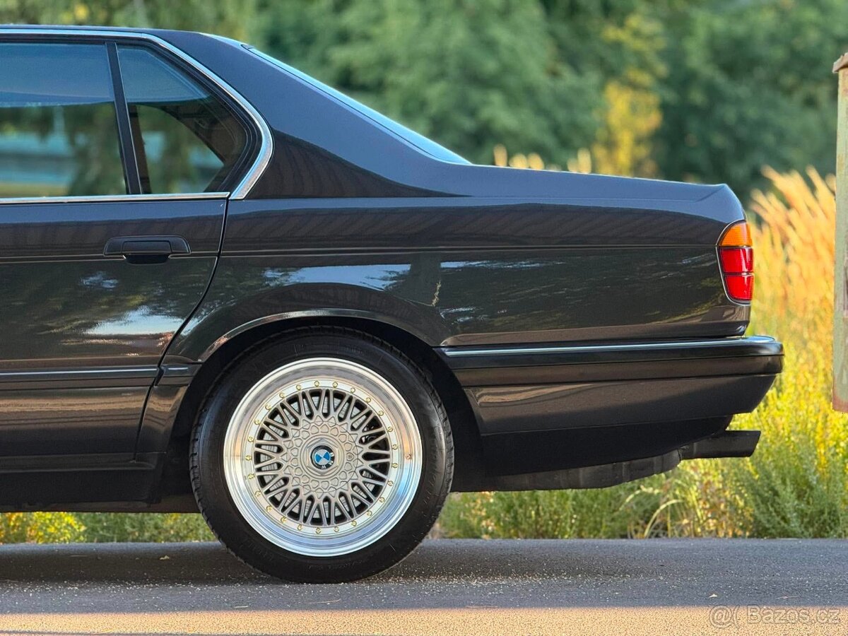 BMW Rad 7 750iL V12 E32 Long - 3