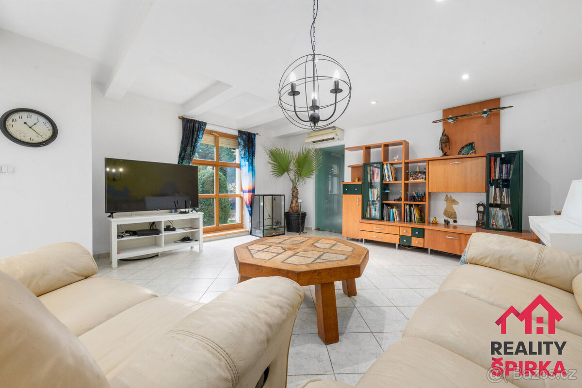 Prodej rodinného domu, CP 787 m2, obec Moravany, okres Pardu - 3