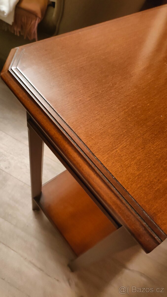Konzolovy stolek - 3