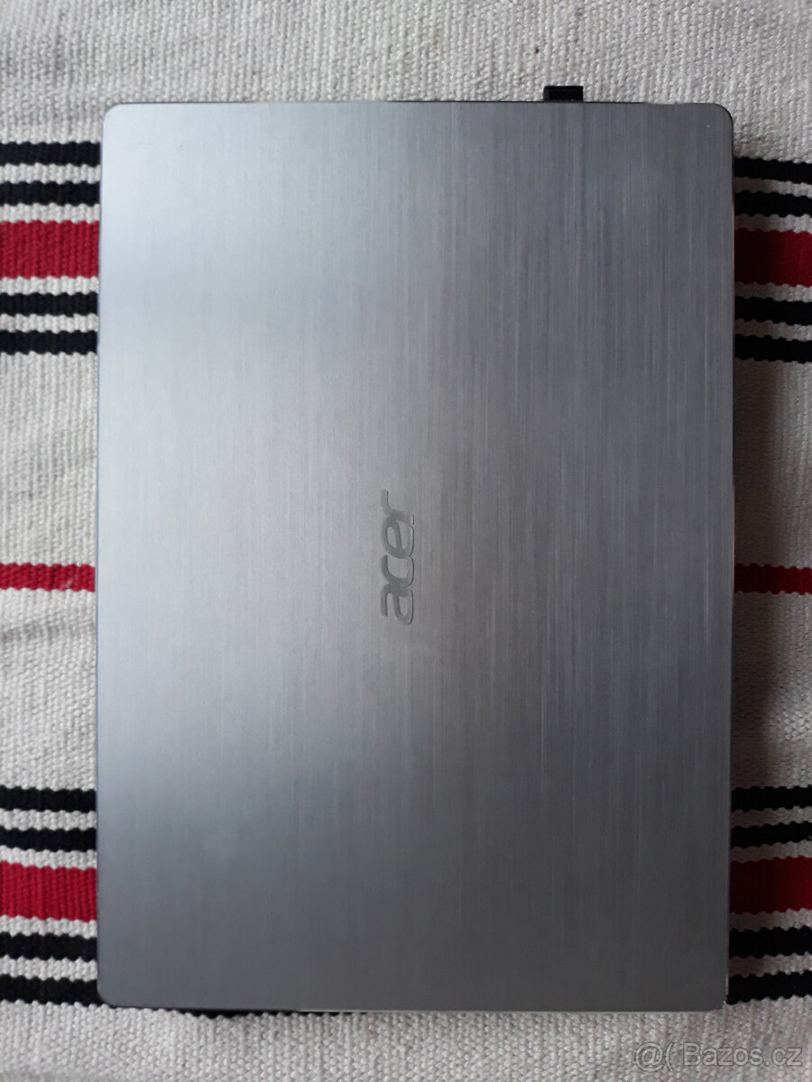 Funknční notebook Acer - 3