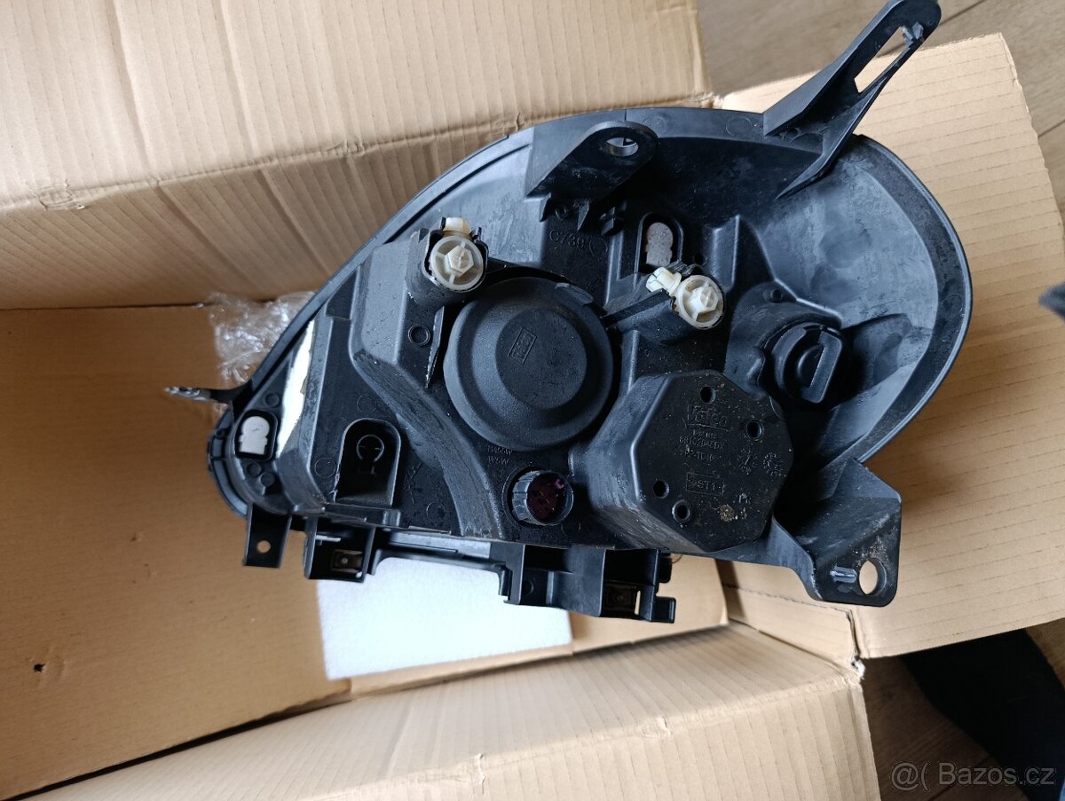 Fiat Punto Evo - přední světlomety - 3