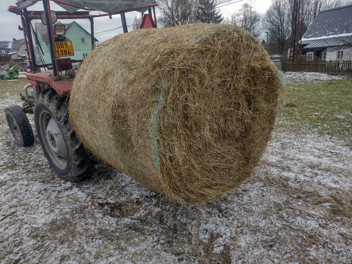 malé balíčky senáže a sena - 3