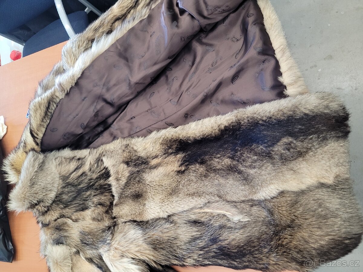 Dámský pravý kožich ( myslím z vlka ) - 3