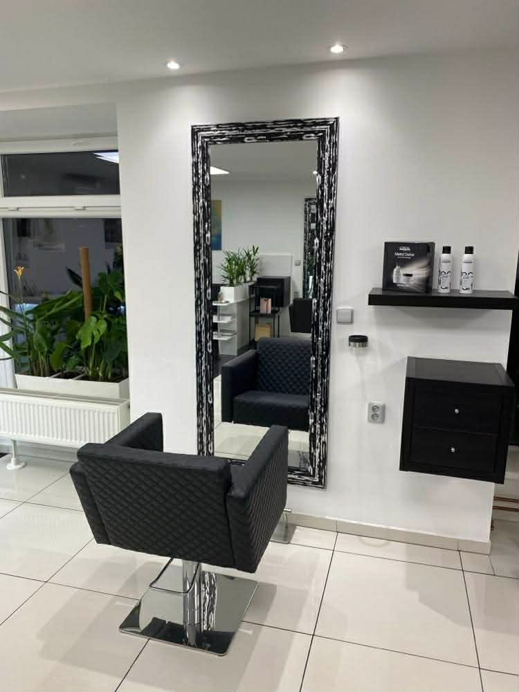 Pronájem kadeřnického křesla - 3