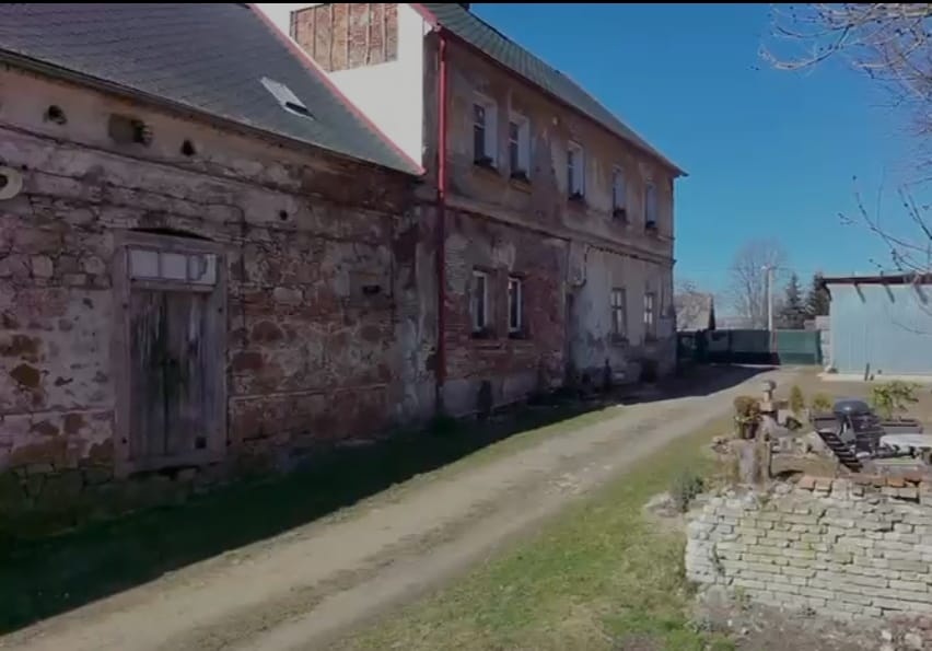 Větší dům k bydlení i podnikání - 3