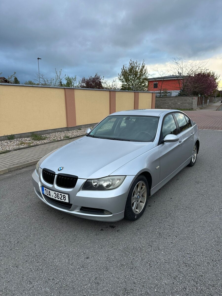 Bmw e90 320i - 3