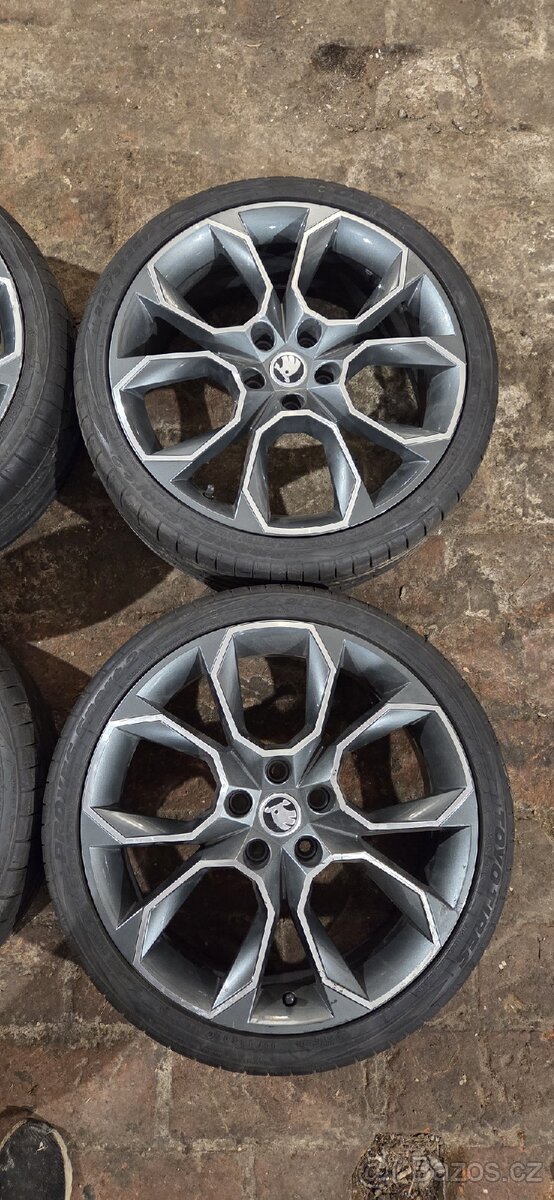 Alu kola R19 5x112, X-Trem Škoda, letní toyo 225/35 - 3