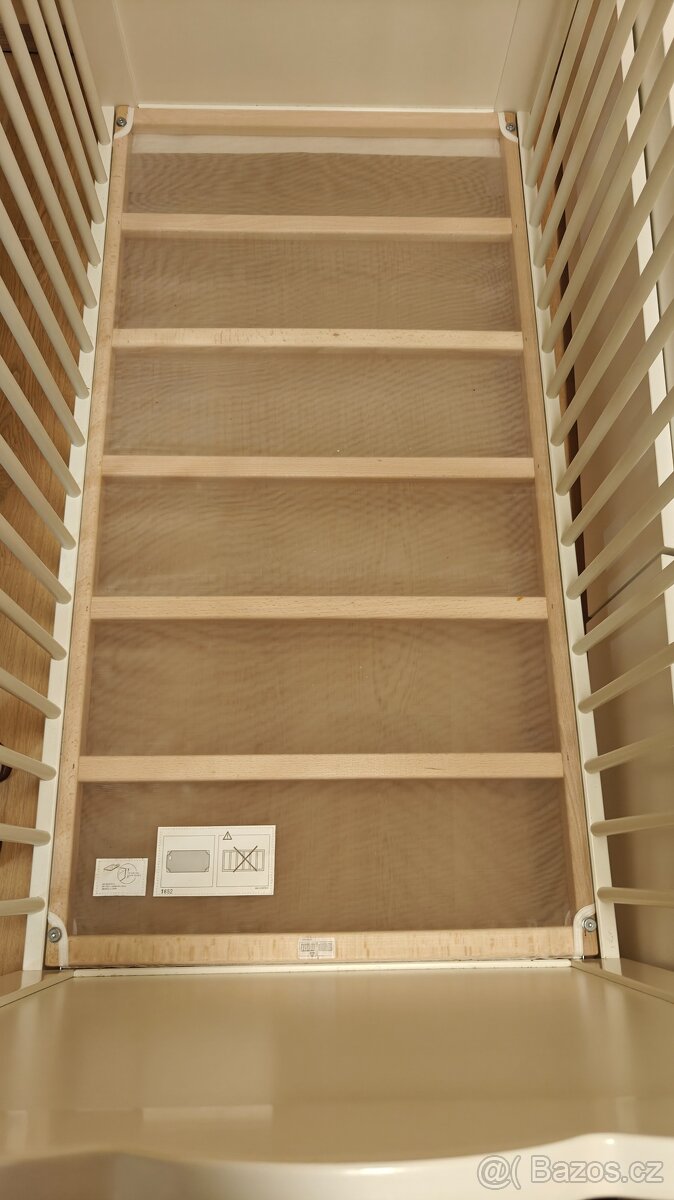 Bílá dřevěná dětská postýlka - 3