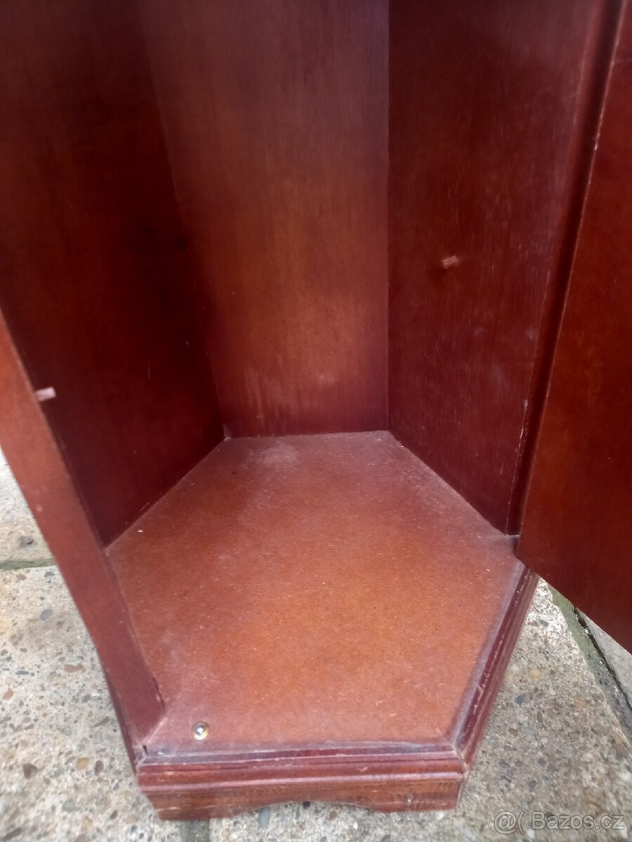 Starožitná skříňka - 3