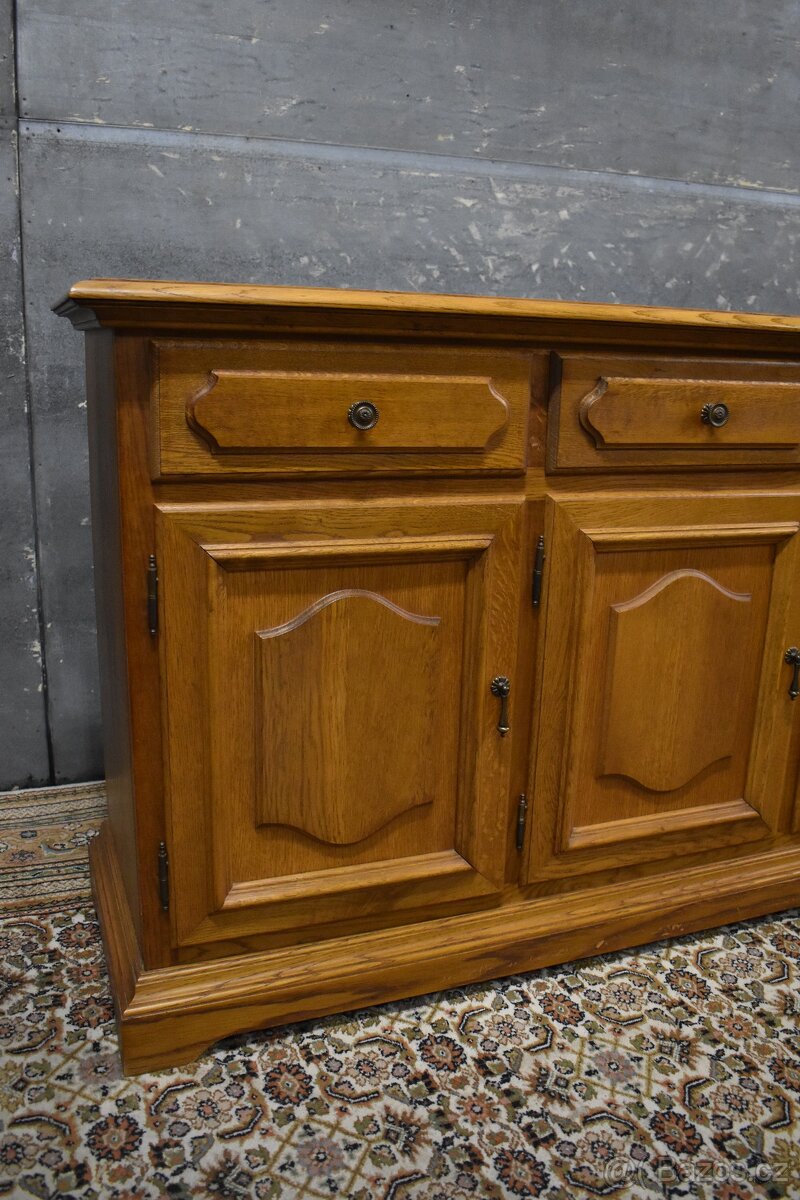 Komoda - 3