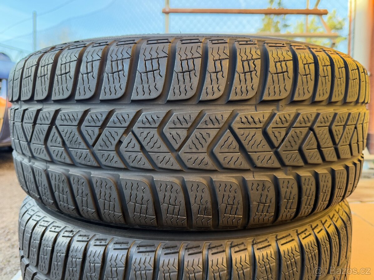 Zimní pneu 215/55/17 Pirelli Sottozero 3 - 3