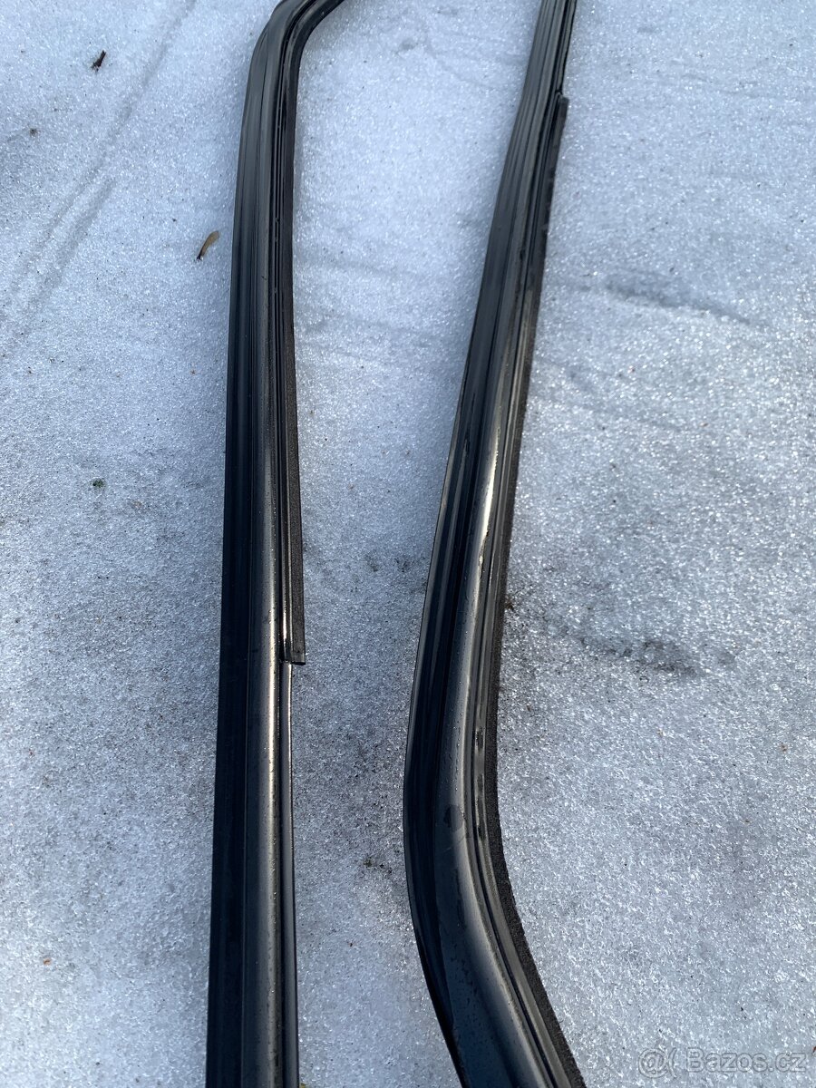 Golf mk2 - Díly, střešní lišty - 3