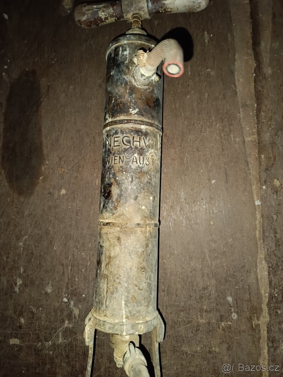 Stará pípa, džberovka, mosazná pumpa - 3