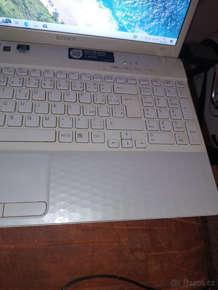 Sony VAIO – i3 / GeForce grafika / funkční - 3