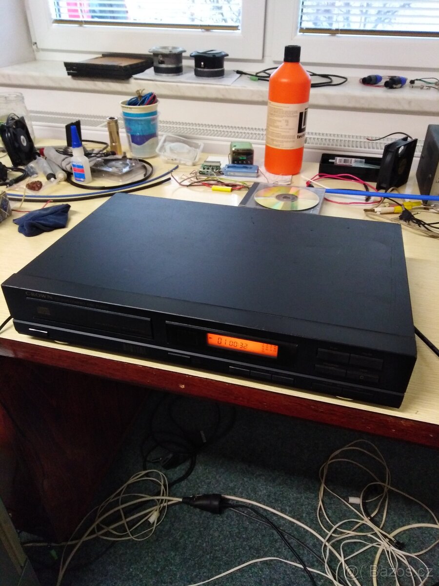 Prodám CD přehrávač Crown CD-2111R - 3
