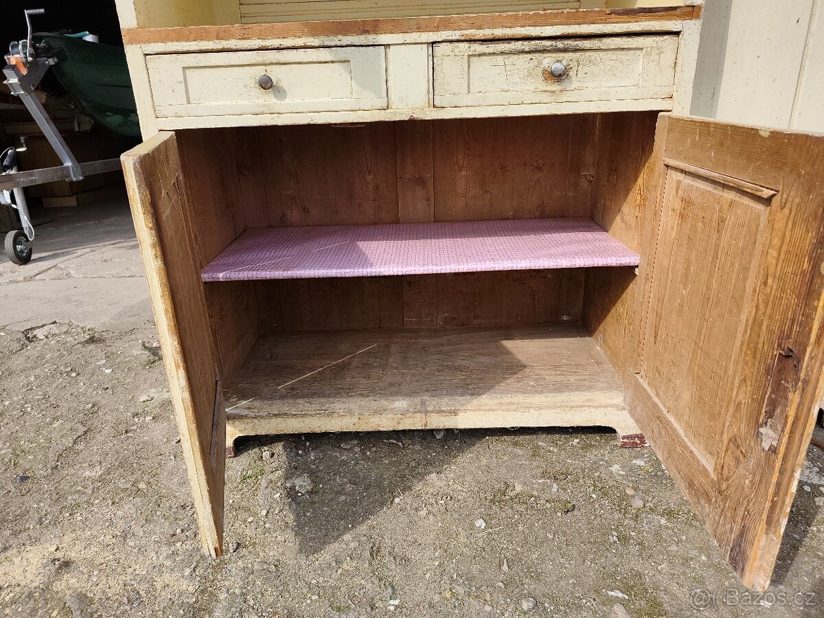 KOMÍNOVÝ KREDENC. - 3